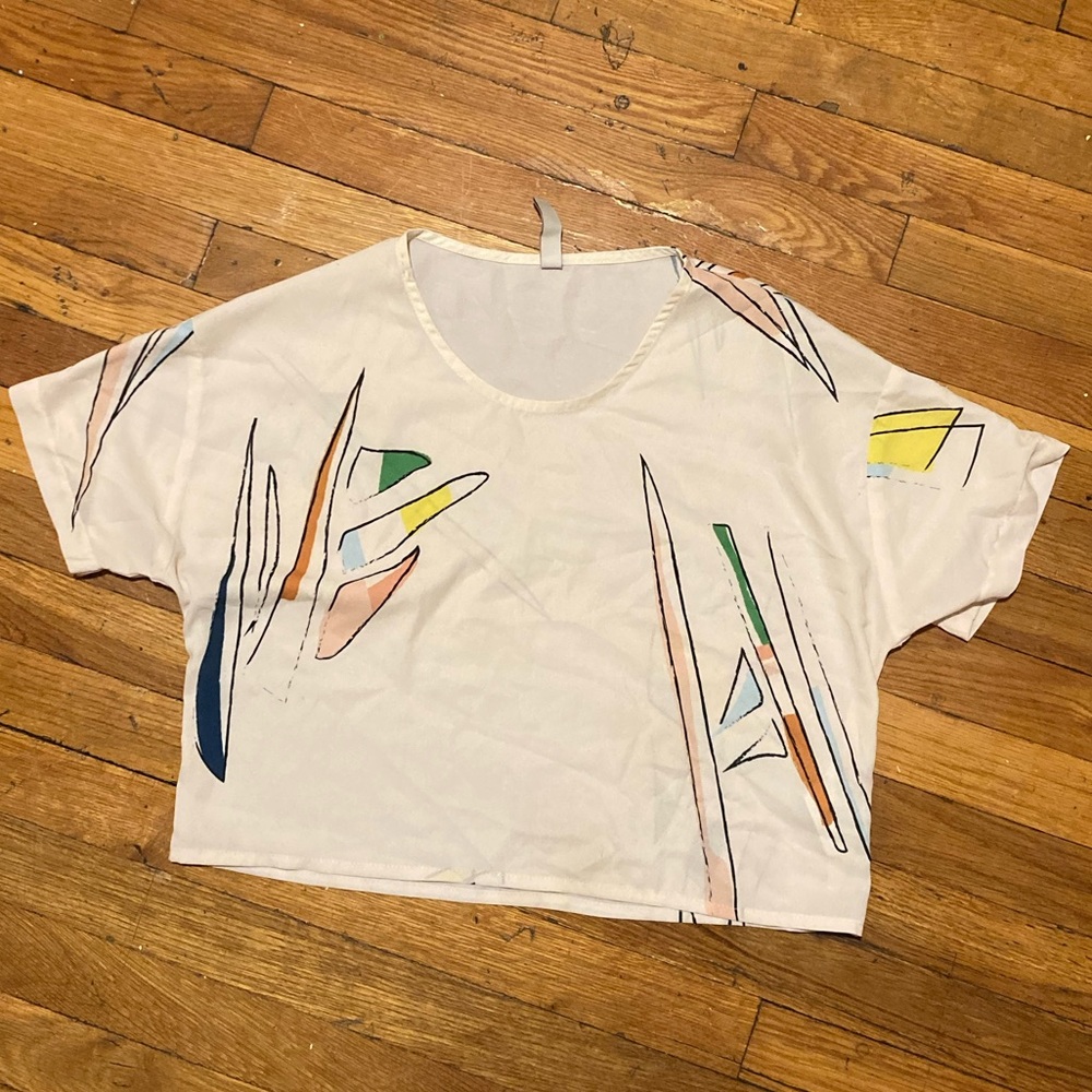 Abstract Eve Gravel top